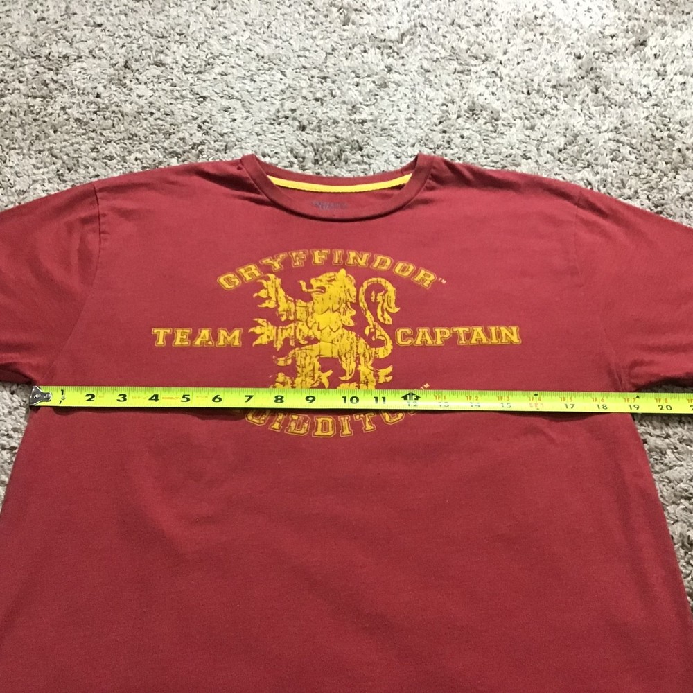 Harry Potter Tee Shirt Medium Gryffindor Quidditch Captain Universal Studios - Picture 4 of 8